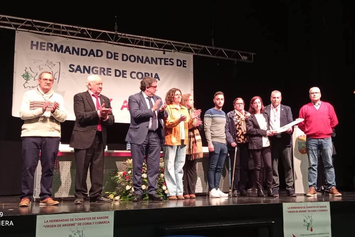Acto de entrega de la Placa de Honor a María Ángeles Rodríguez.