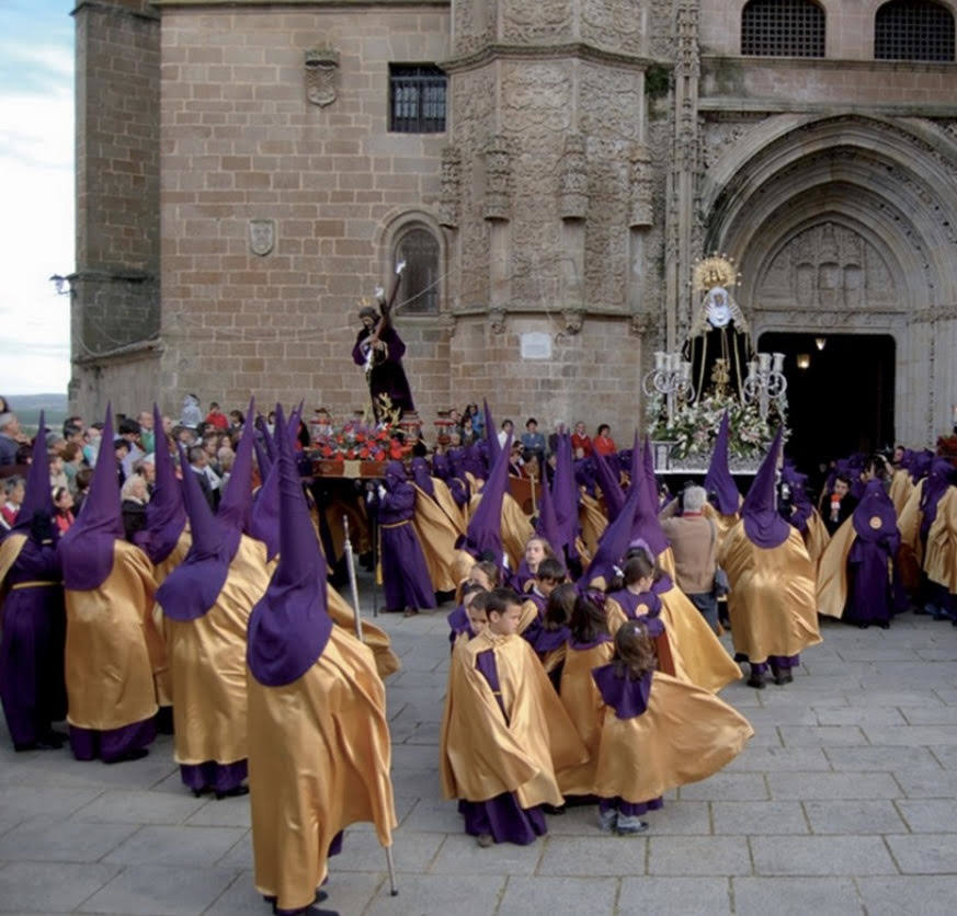 Salida de la Catedral de las imágenes de la Pasión de Cristo.