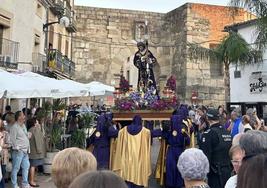 El público llenó las calles durante las procesiones de la Semana Santa.