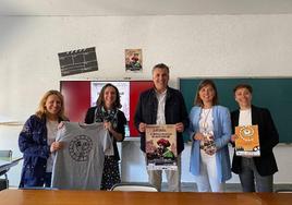 Presentación del Festival «Plasencia Encorto» en el colegio Camilo Hernández.