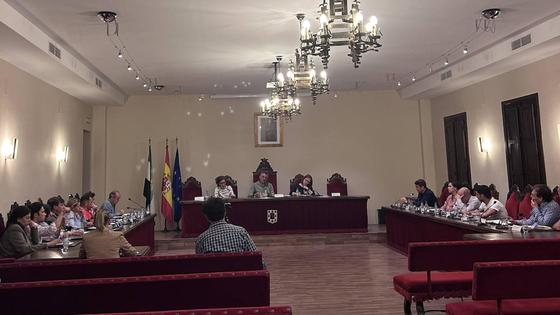 El ayuntamiento solicita a la Junta de Extremadura el pago de la subvención de la residencia de mayores