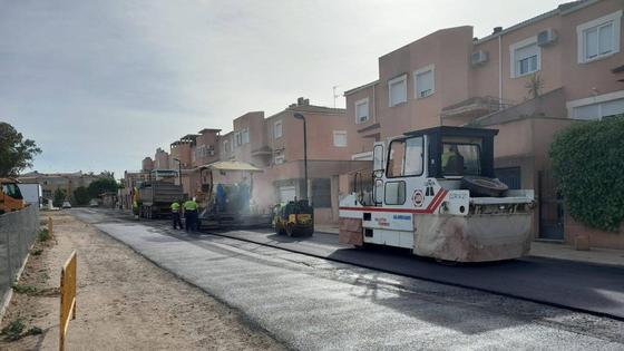 Continúan los trabajos en las calles de Coria y sus pedanías