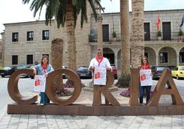 Almudena Domingo, José Manuel García Ballestero y Marta Alfonso presentan la campaña de comercio de San Juan.