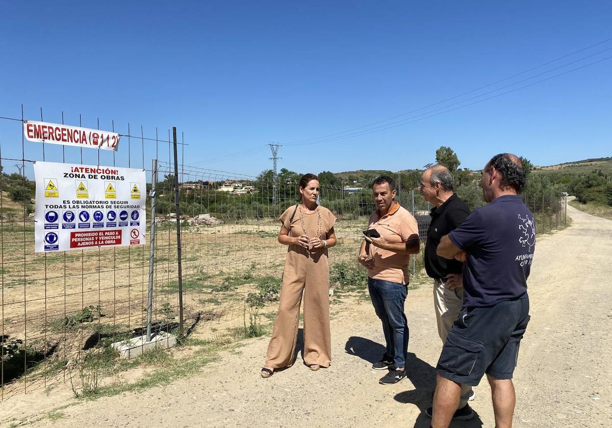 Visita al cementerio de Coria.