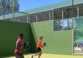 Tenis en Coria.