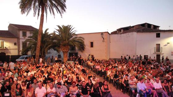 Dos conciertos del Festival de Guitarra de Coria será gratuitos y se trasladan a la Puerta del Perdón de la Catedral