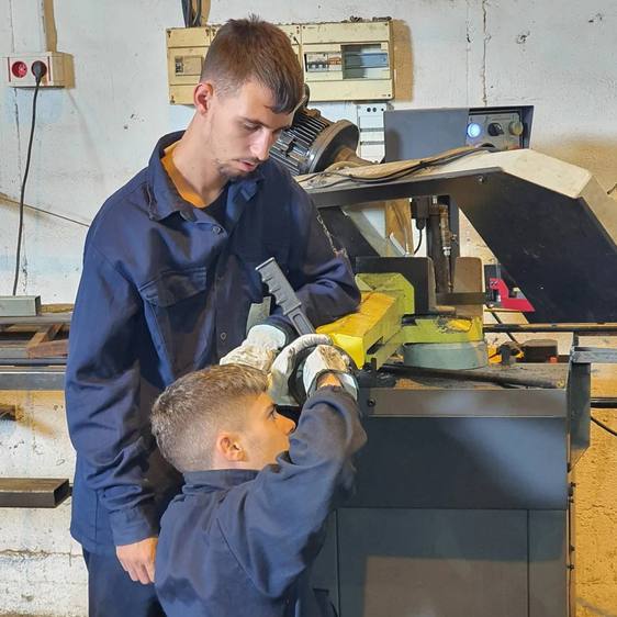 Siete alumnos del taller de carpintería metálica han conseguido insertarse al mercado laboral