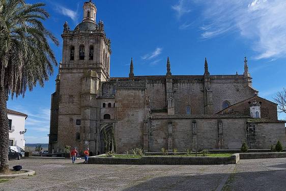 La Catedral de Coria cambia a su horario de invierno