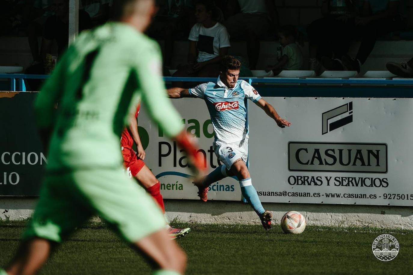 El CD Coria sigue líder pero pierde su renta