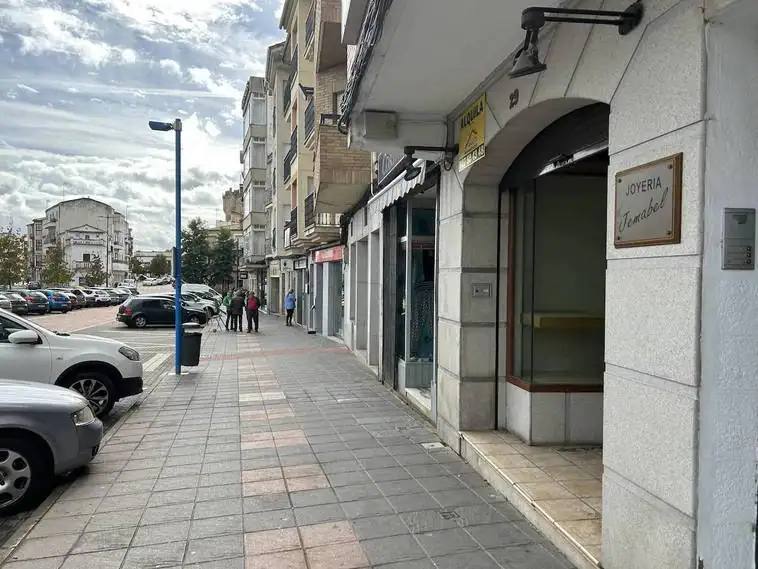 Piden a la población que realice un consumo responsable y acuda al pequeño comercio