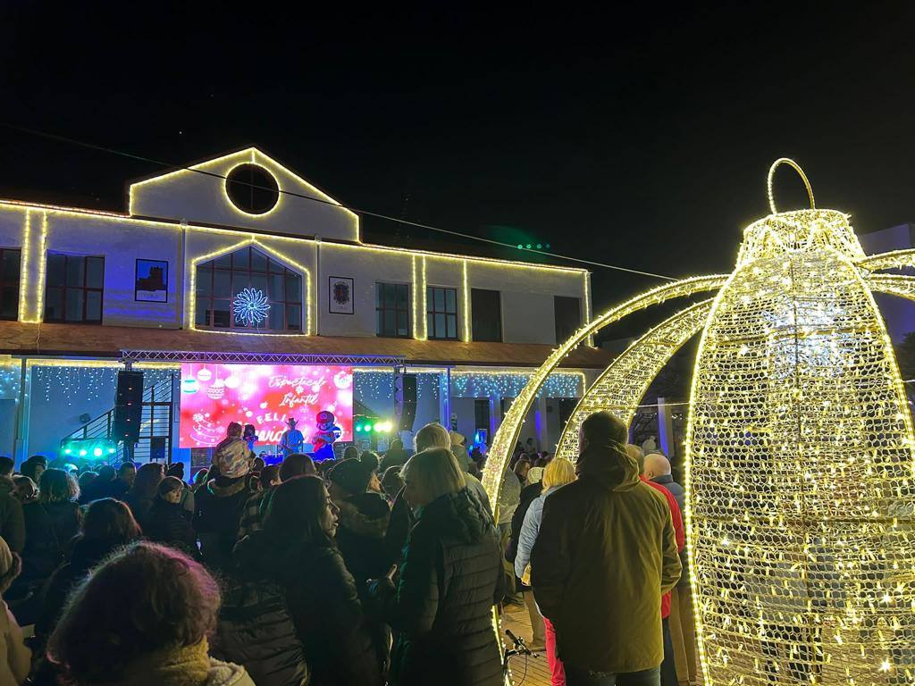 Coria da la bienvenida a la Navidad con el encendido de luces