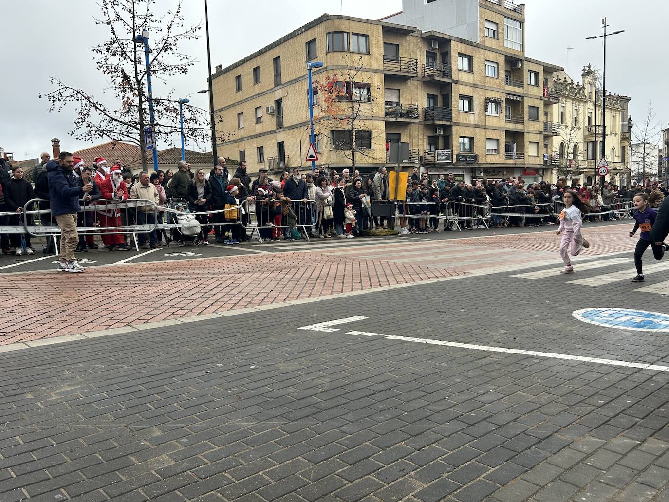 Participación masiva en la San Silvestre de Coria 2023