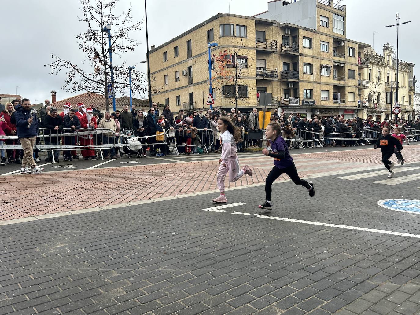 Participación masiva en la San Silvestre de Coria 2023