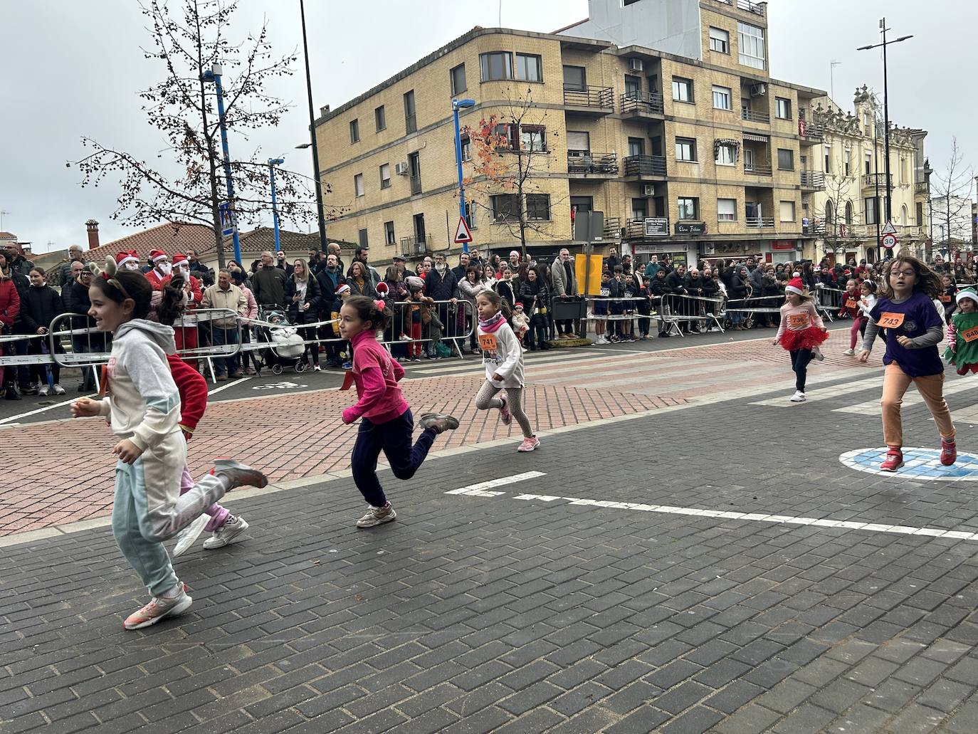 Participación masiva en la San Silvestre de Coria 2023