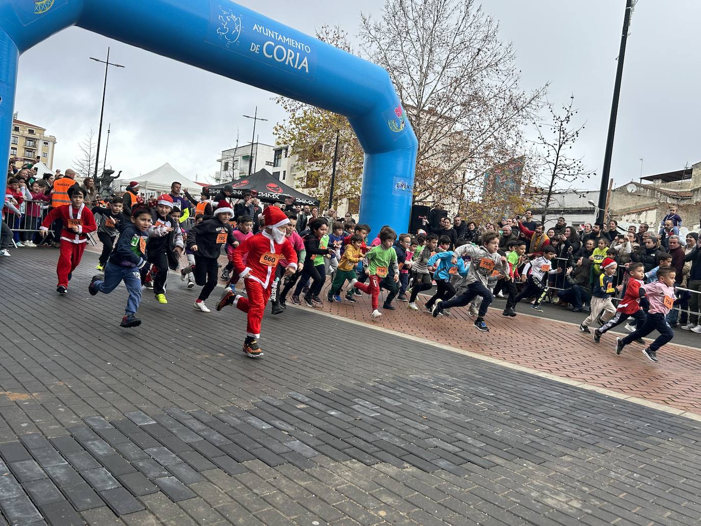 Participación masiva en la San Silvestre de Coria 2023