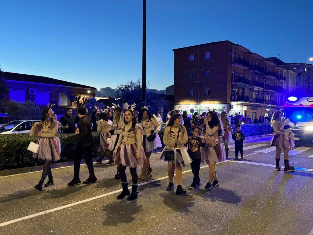 Cientos de caurienses acogen a los Reyes Magos en su llegada a Coria