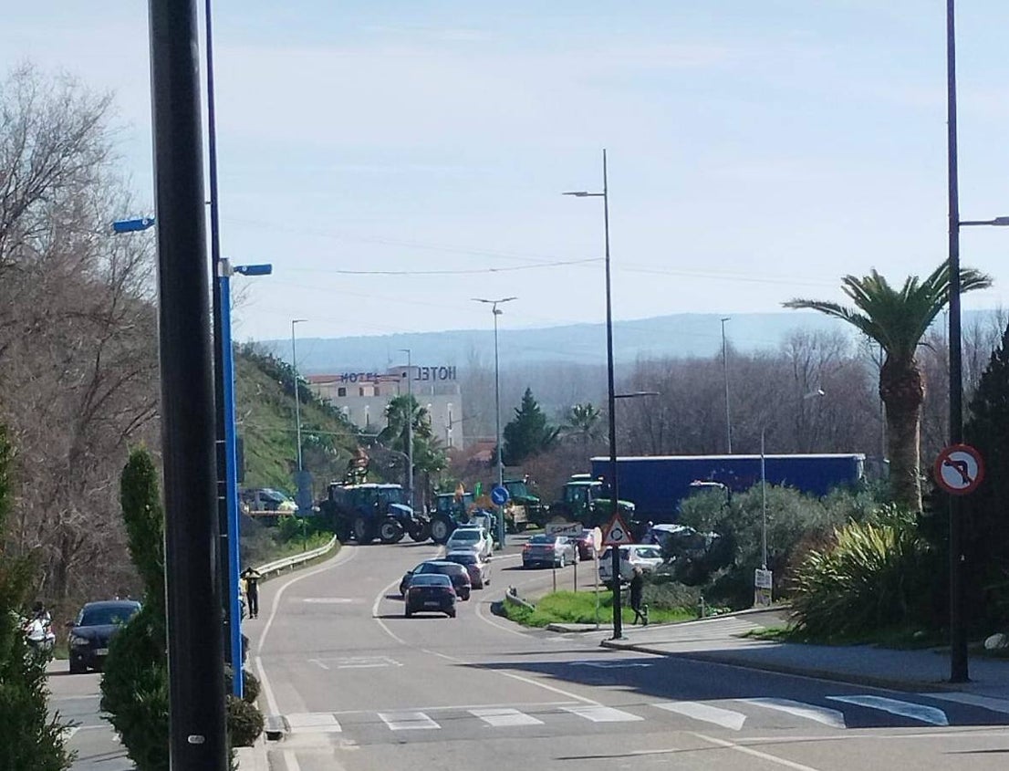 Los agricultores de Coria se unen a la jornada nacional de protesta en defensa del sector primario