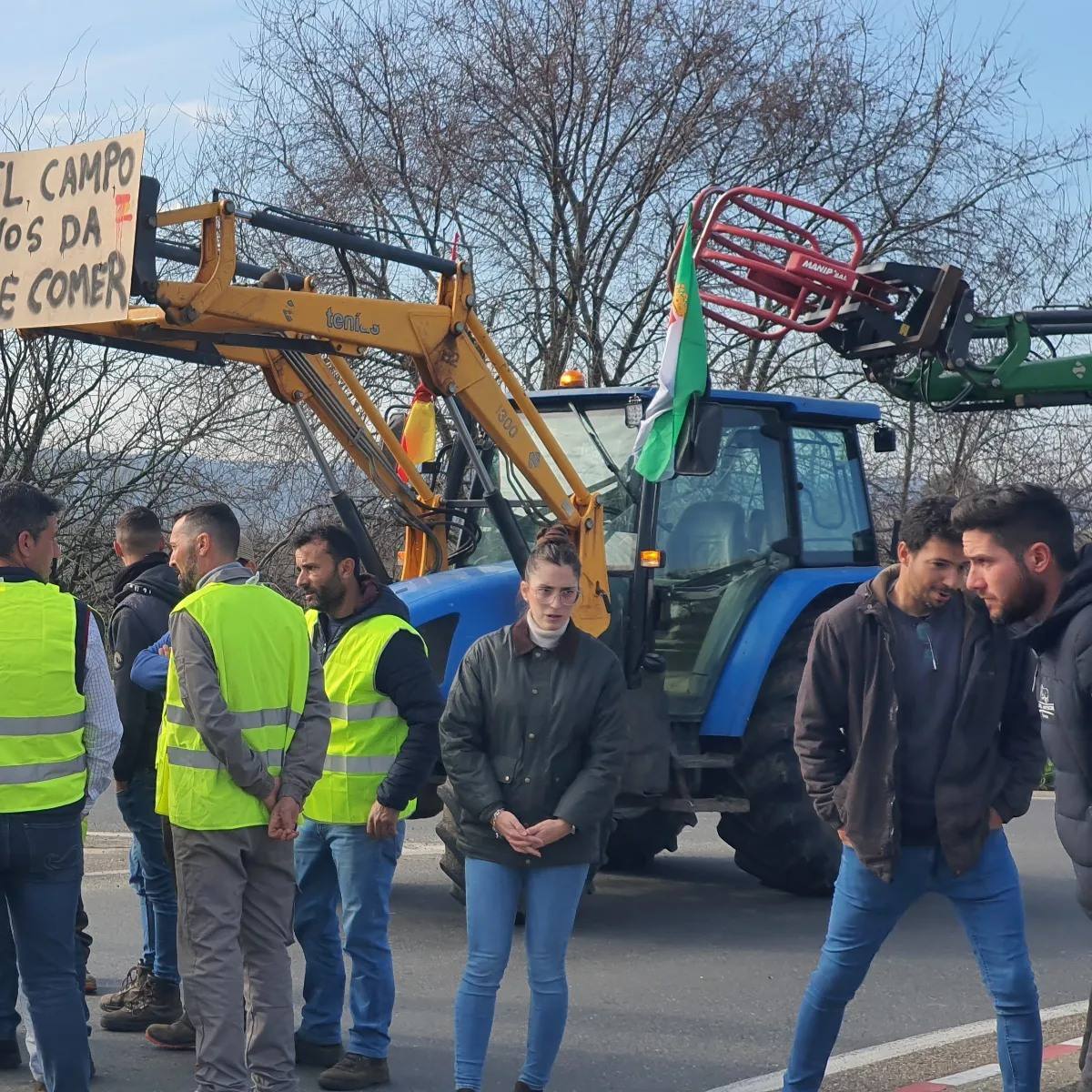 Los agricultores de Coria se unen a la jornada nacional de protesta en defensa del sector primario
