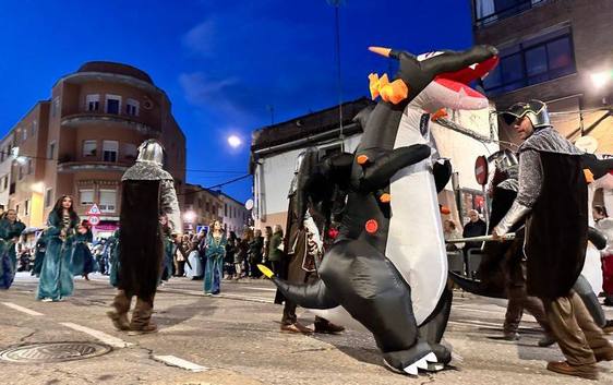 El Mago de Oz y El Señor de las Nieves, ganadores del desfile-concurso del Carnaval de Coria 2024