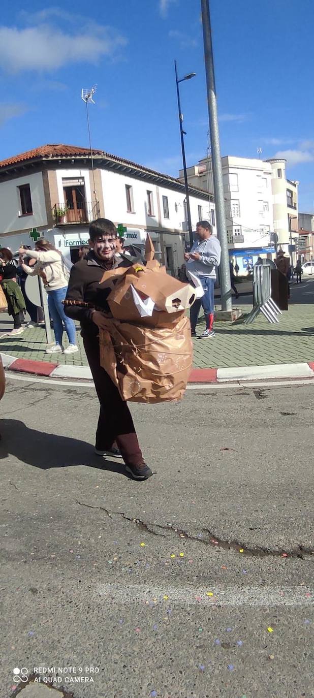 Coria finaliza el Carnaval 2024 con el esperado desfile educativo