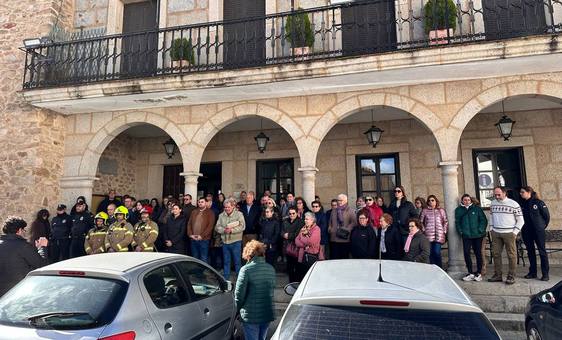 Un minuto de silencio en apoyo a las víctimas del incendio de Valencia