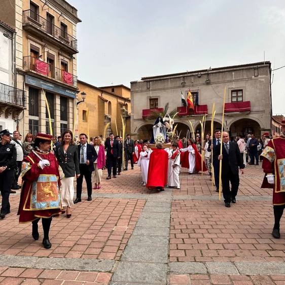 Coria celebra el Domingo de Ramos con la procesión de «La Borriquita»