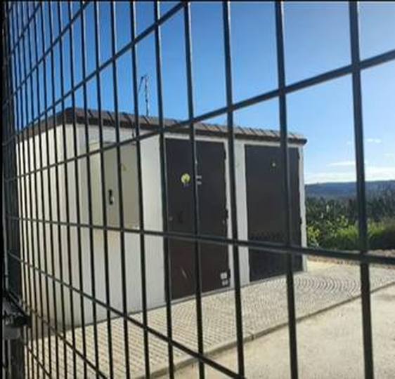Emdecoria sustituye el último transformador de intemperie que había en el casco urbano