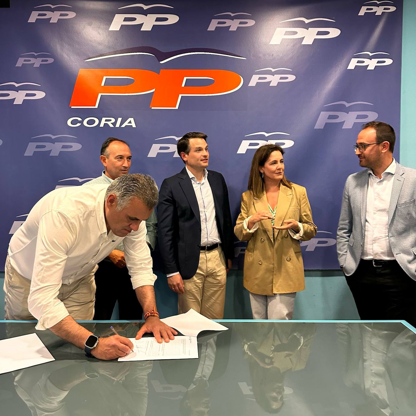 Almudena Domingo ha sido elegida como presidenta de la Junta Local del Partido Popular en Coria