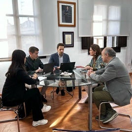 Reunión del ayuntamiento con Statkraft.