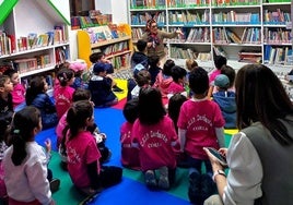 Visita a la biblioteca.