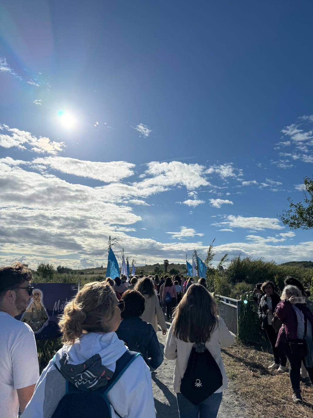 Miles de caurienses reciben a la Morenita en su llegada a Coria