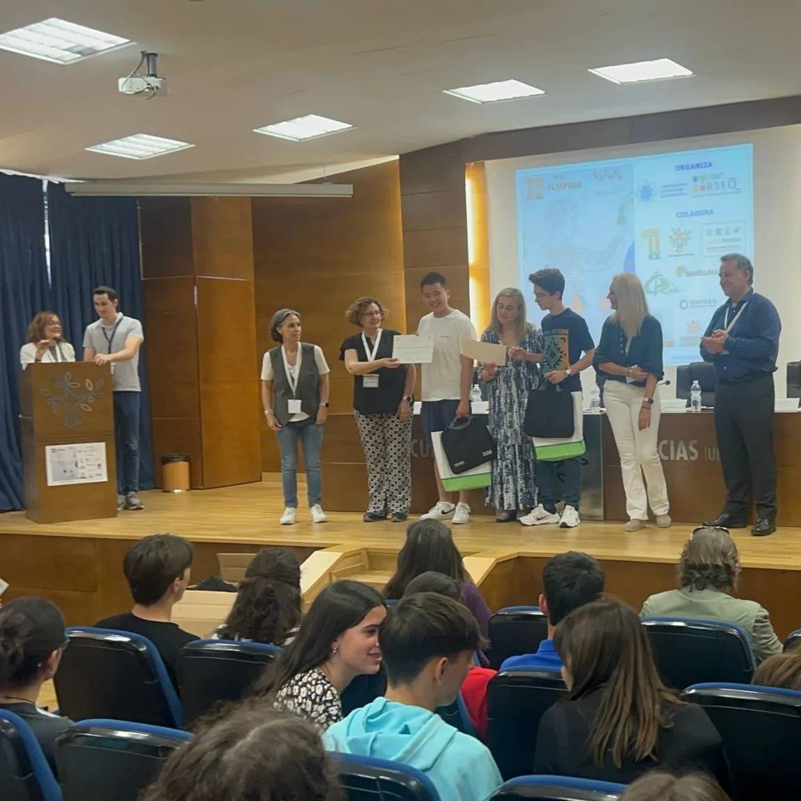 Adrián Bermejo Rubio del IES Alagón de Coria se lleva el cuarto premio en la Miniolimpiada de Química