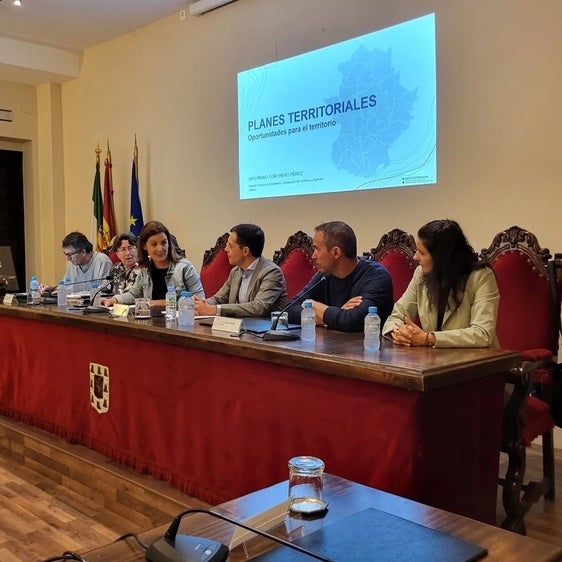 Éxito en la presentación del Plan Territorial de Rivera de Fresnedosa y Valle del Alagón