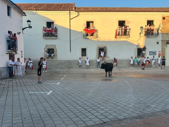 Primera cogida de San Juan durante la lidia de Brezo