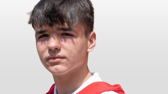 Yoel, Abanderado Juvenil de Coria, muestra la tradición y juventud en San Juan