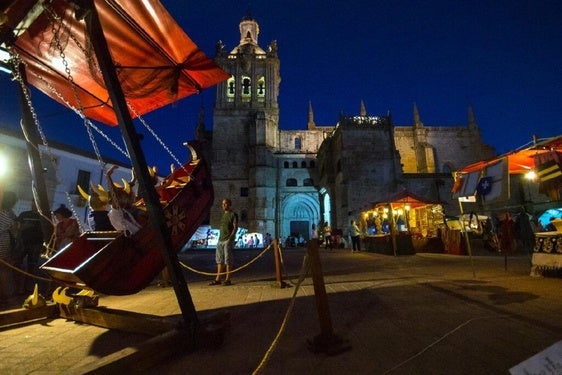 Música, gatronomía, arte y teatro se dan cita en el 'Agosto Turístico 2024' de Coria