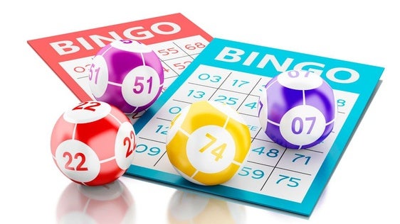 Los más pequeños han disfrutado de una mañana de bingo y dominó