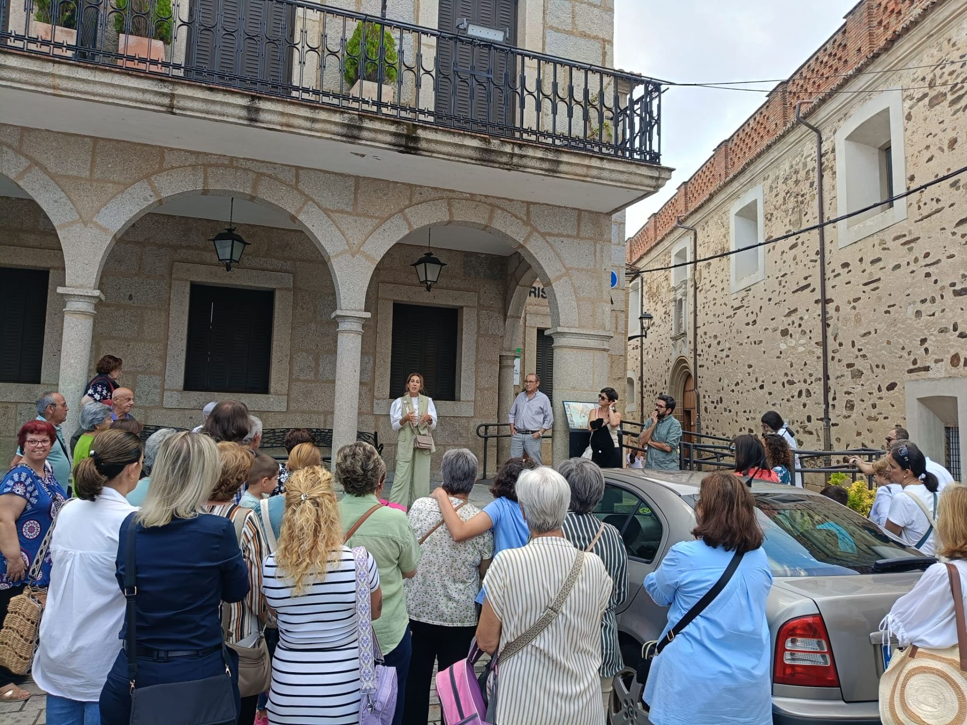 Éxito de la ruta «Caminando por el Recuerdo» en Coria