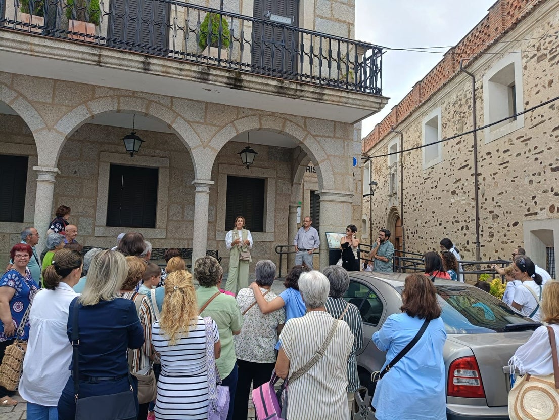 Éxito de la ruta «Caminando por el Recuerdo» en Coria