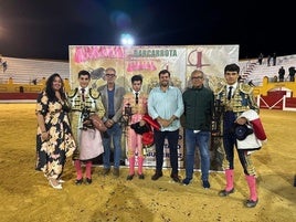 Jorge Hurtado recogiendo el trofeo.