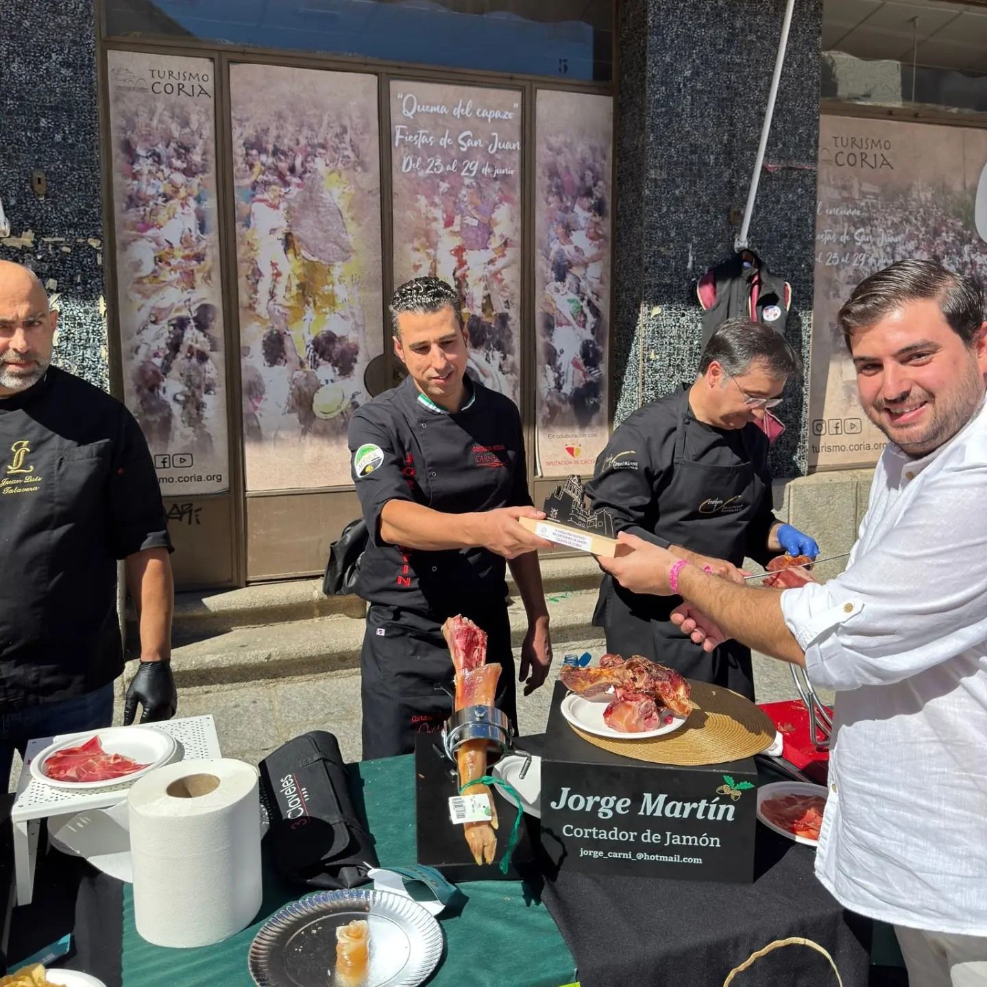 Éxito del IV Encuentro de Cortadores de Jamón a Beneficio de AXPAY celebrado en Coria