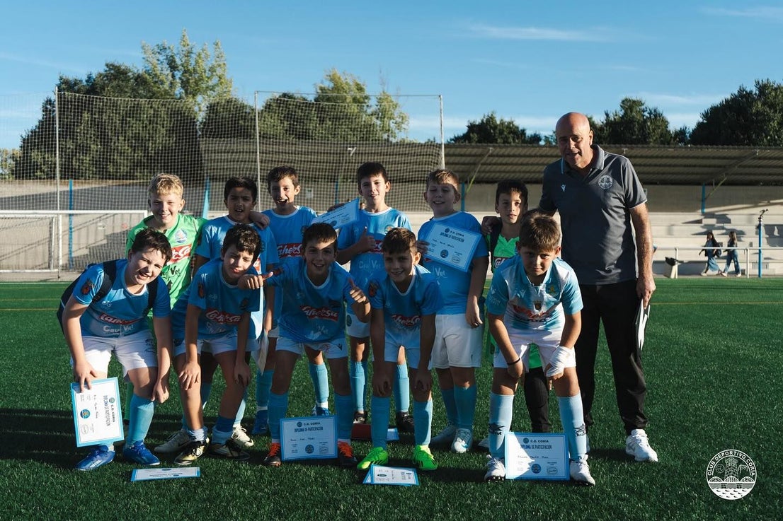 Éxito en la jornada de convivencia alevín del CD Coria