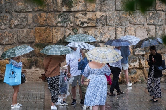 La lluvia pone en alerta varias zonas de Extremadura este lunes
