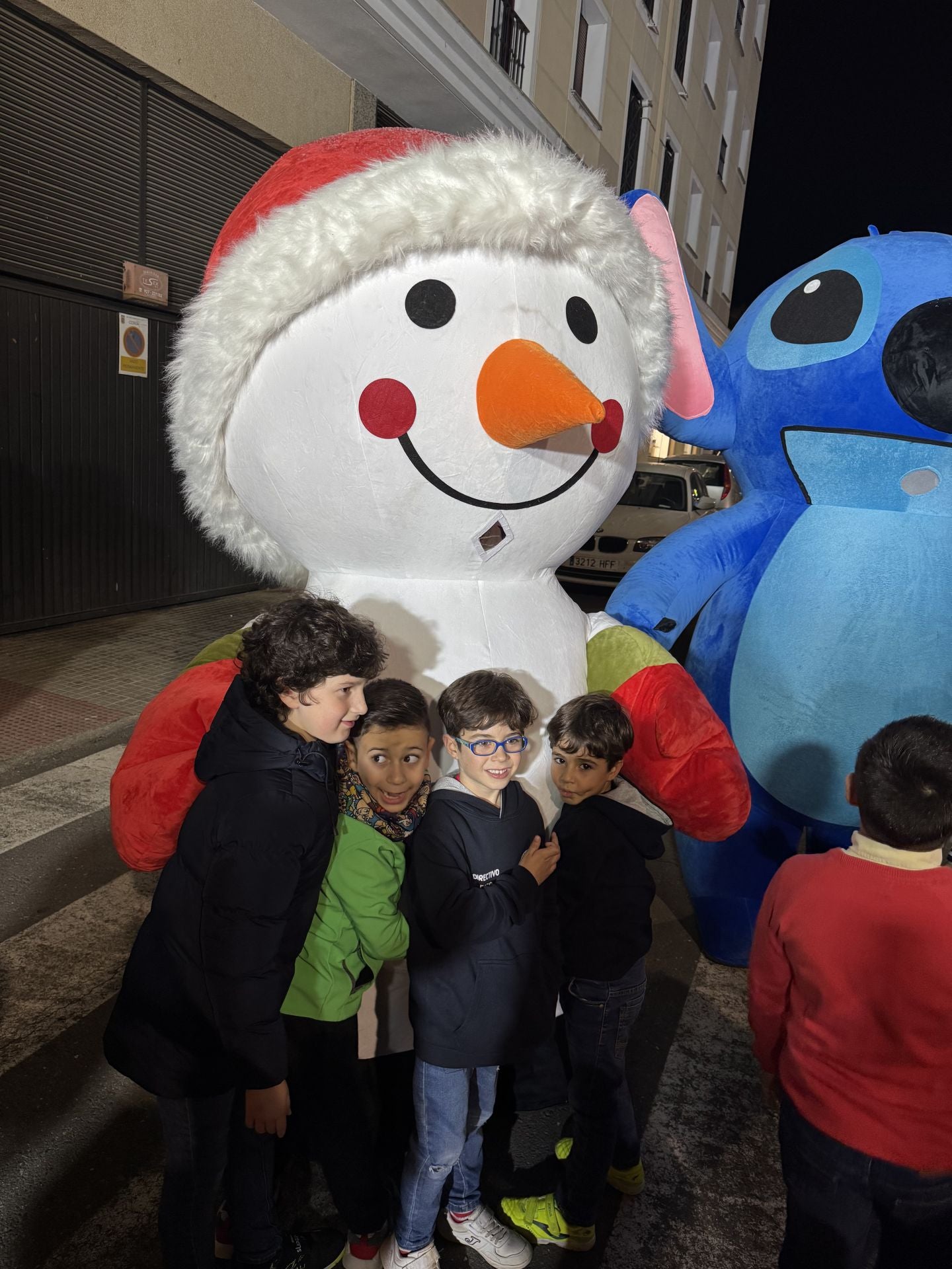 Coria da la bienvenida a la Navidad con un multitudinario encendido de luces