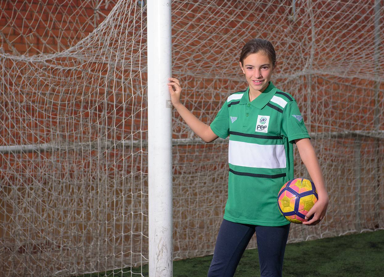 Thais Sánchez, una de las promesas caurienses del fútbol femenino
