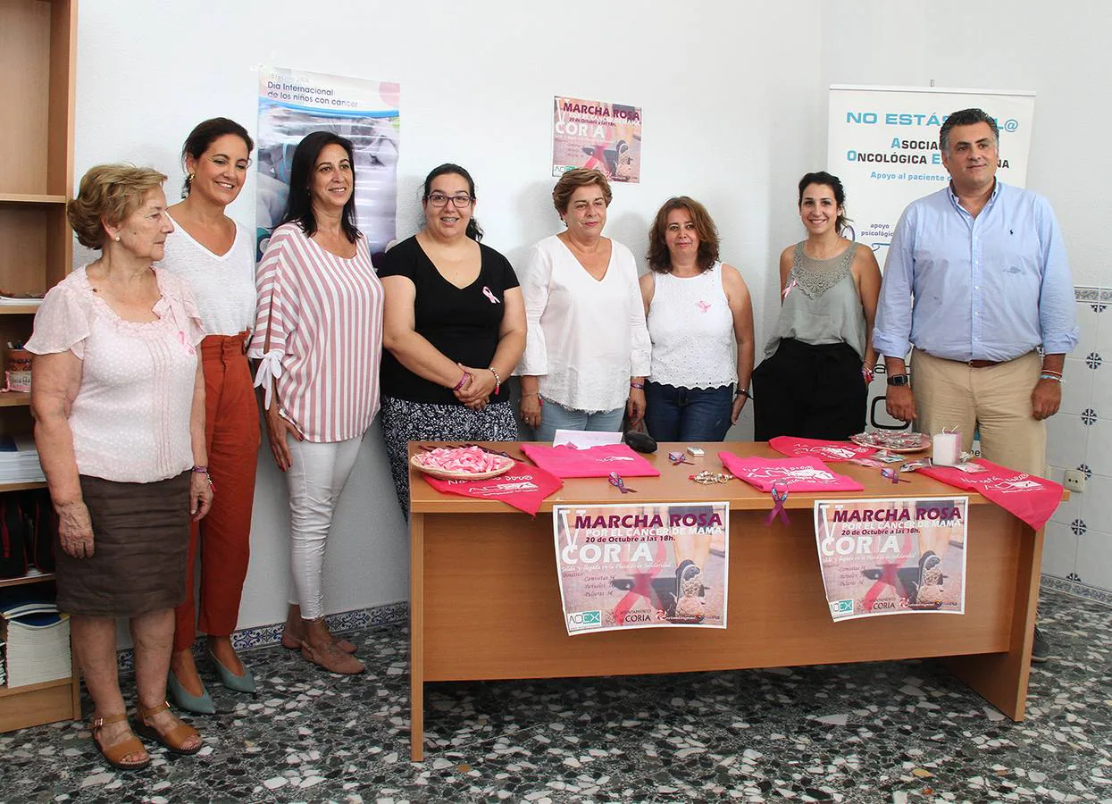 Presentación de la marcha rosa en Coria