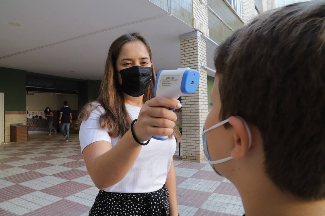 Toma de temperatura antes de empezar.