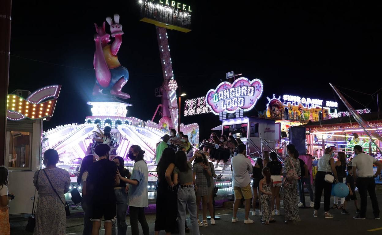 Los más jóvenes y las familias disfrutaron de las atracciones. 