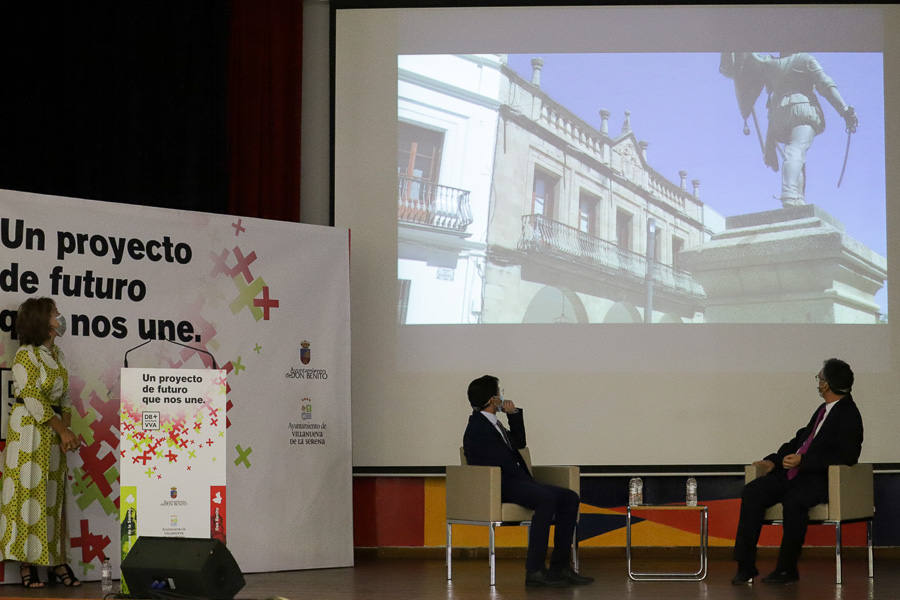 Alrededor de 230 personas han participado en este primer acto.