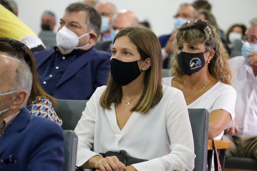 Alrededor de 230 personas han participado en este primer acto.